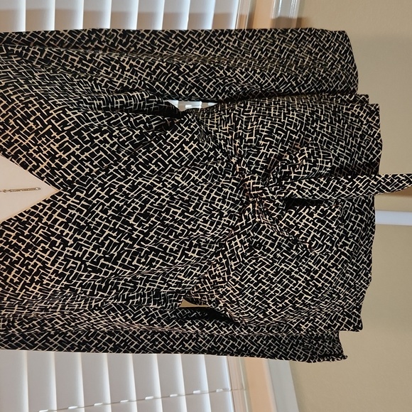 🎁Talbots Wrap Around Front Tie Blouse - size XL - Picture 7 of 12